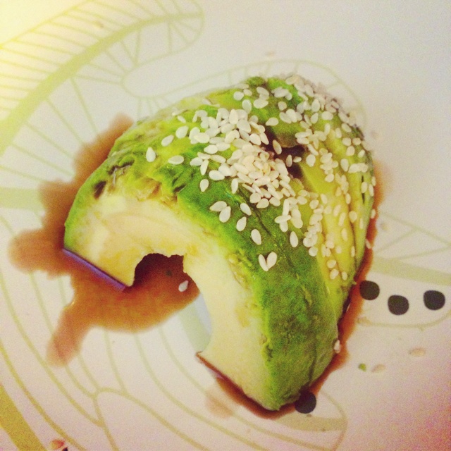 牛油果蘸酱油