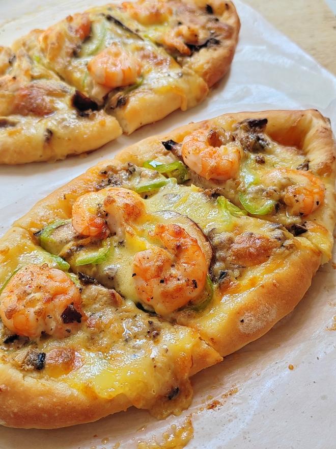 自制披萨🍕超松软蒜香奶油虾船形披萨的做法