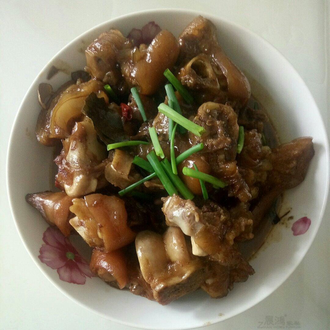 美味的家常菜：红烧猪蹄