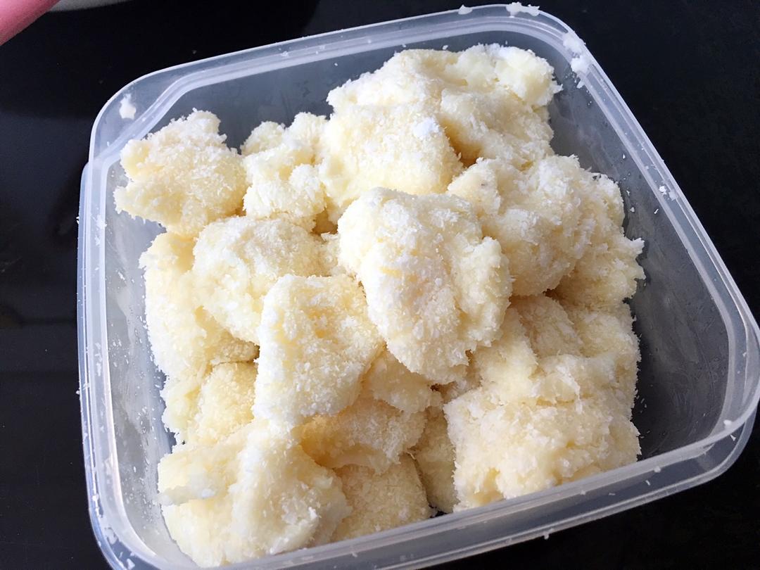 椰丝牛奶小方糕