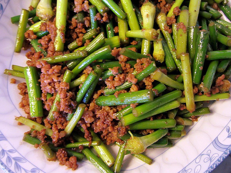 蒜苗炒肉丝