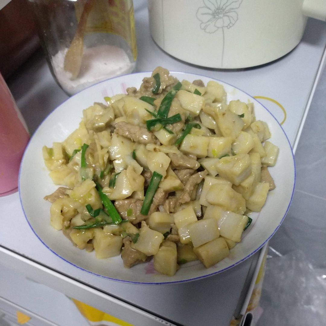超好吃的藕丁炒肉