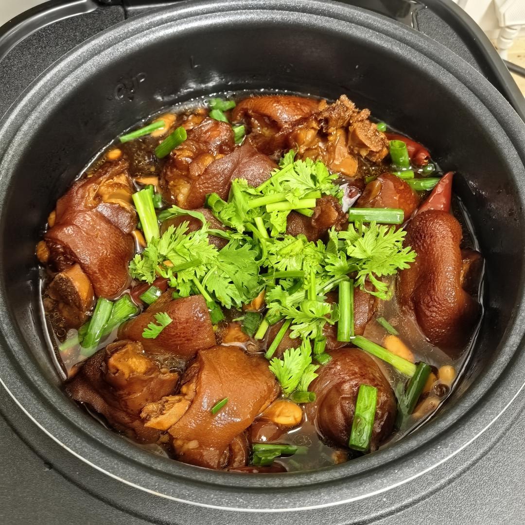 流口水的黄豆炖猪蹄