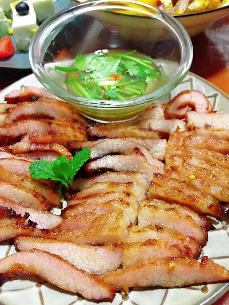 泰式柠檬叶香茅烤猪颈肉