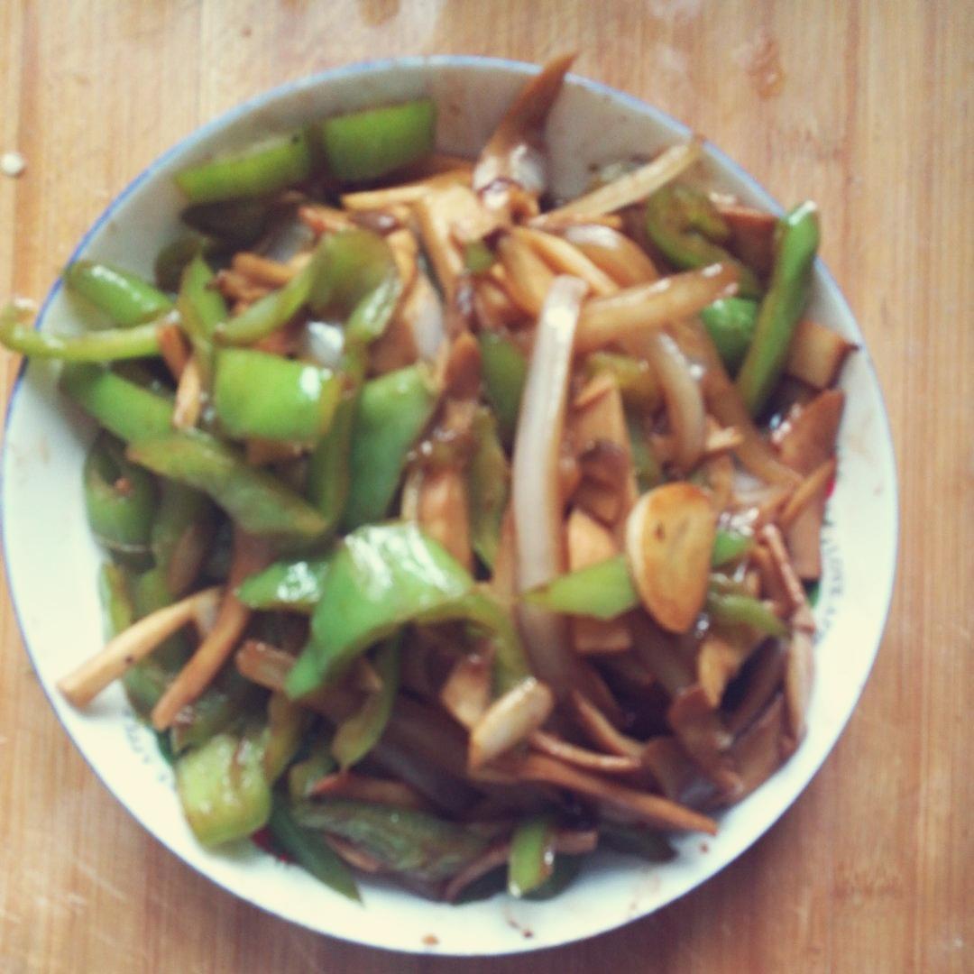 青椒素炒杏鲍菇