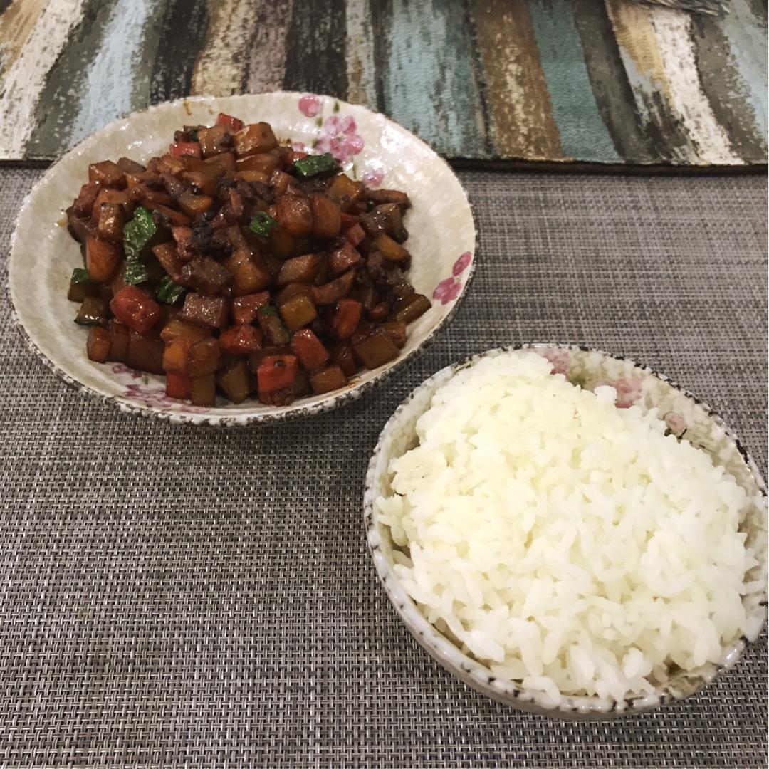 酱爆肉丁（简单快手下饭）