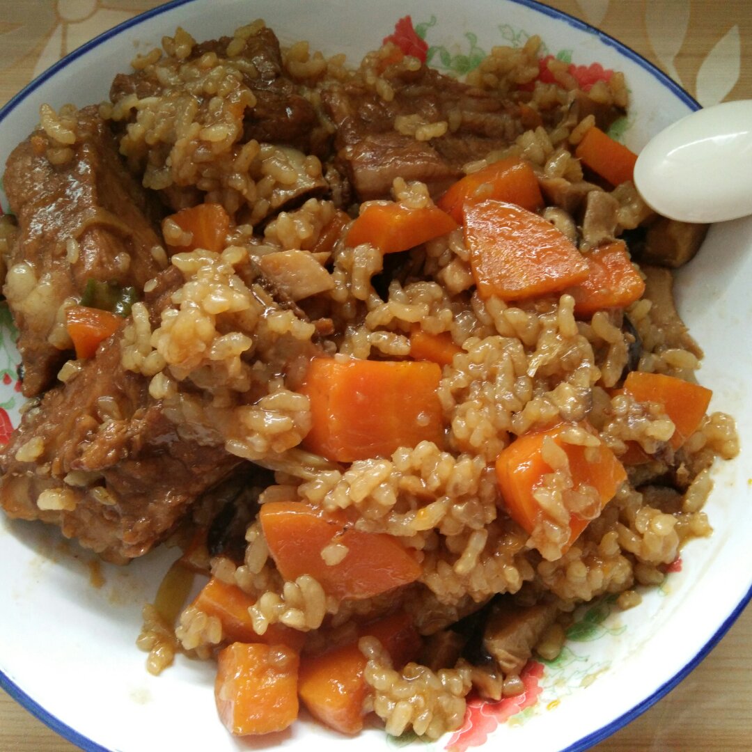 喷香排骨焖饭（爆好吃）