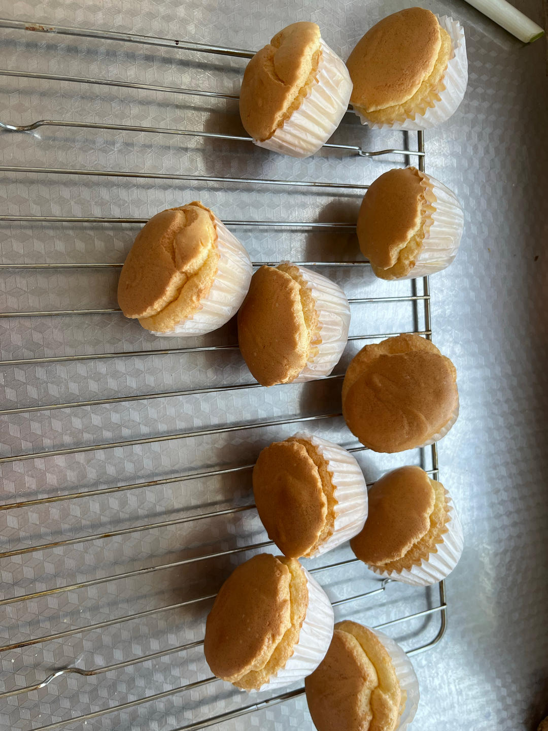 挑战全网最容易成功的纸杯蛋糕🧁无水不回缩，不开裂