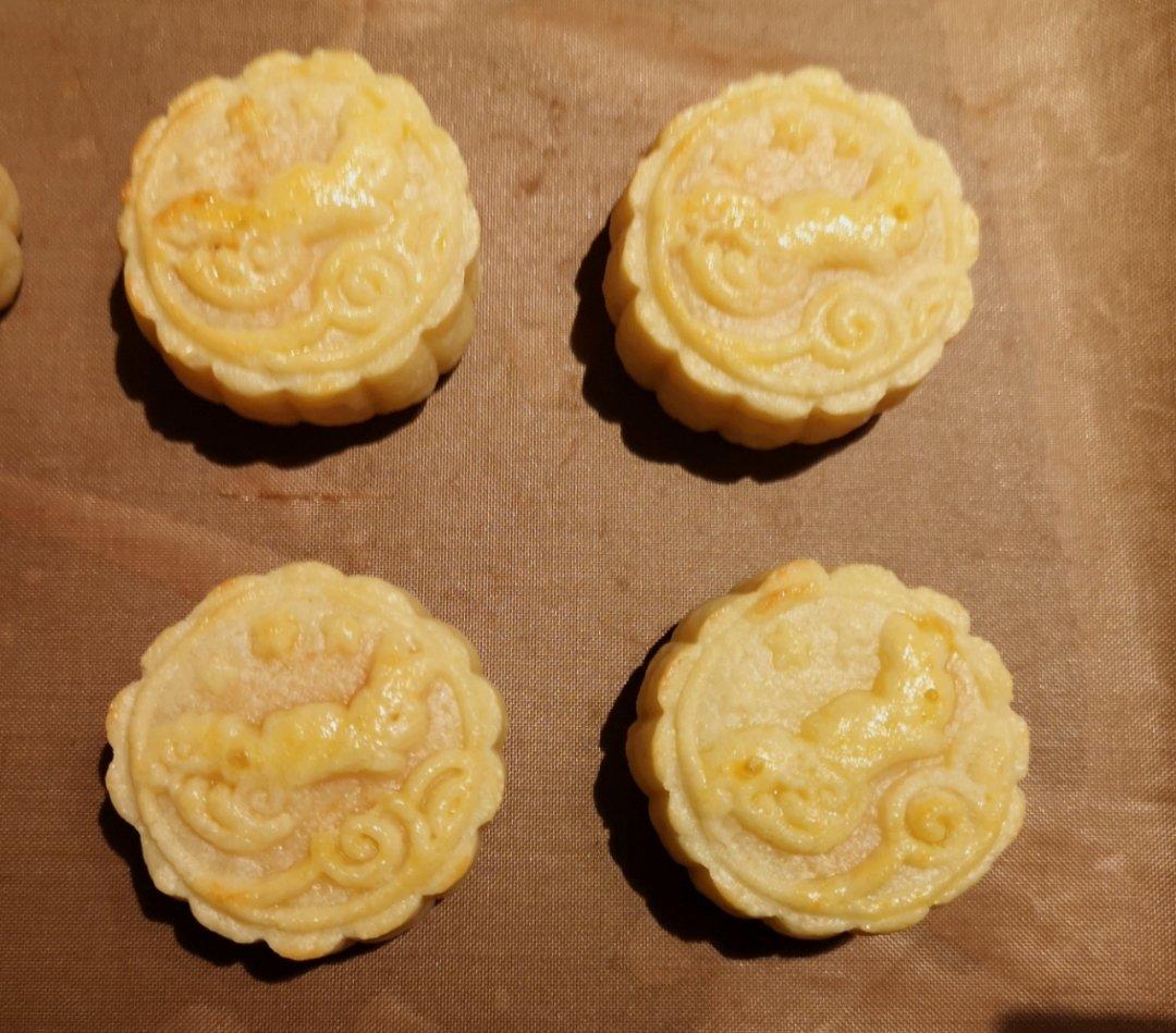 中秋的奶黄月饼，提前操练起来