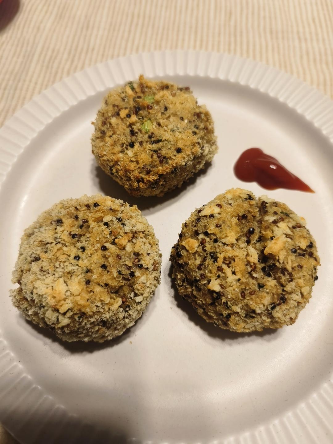 健康香脆的照烧藜麦三文鱼饼