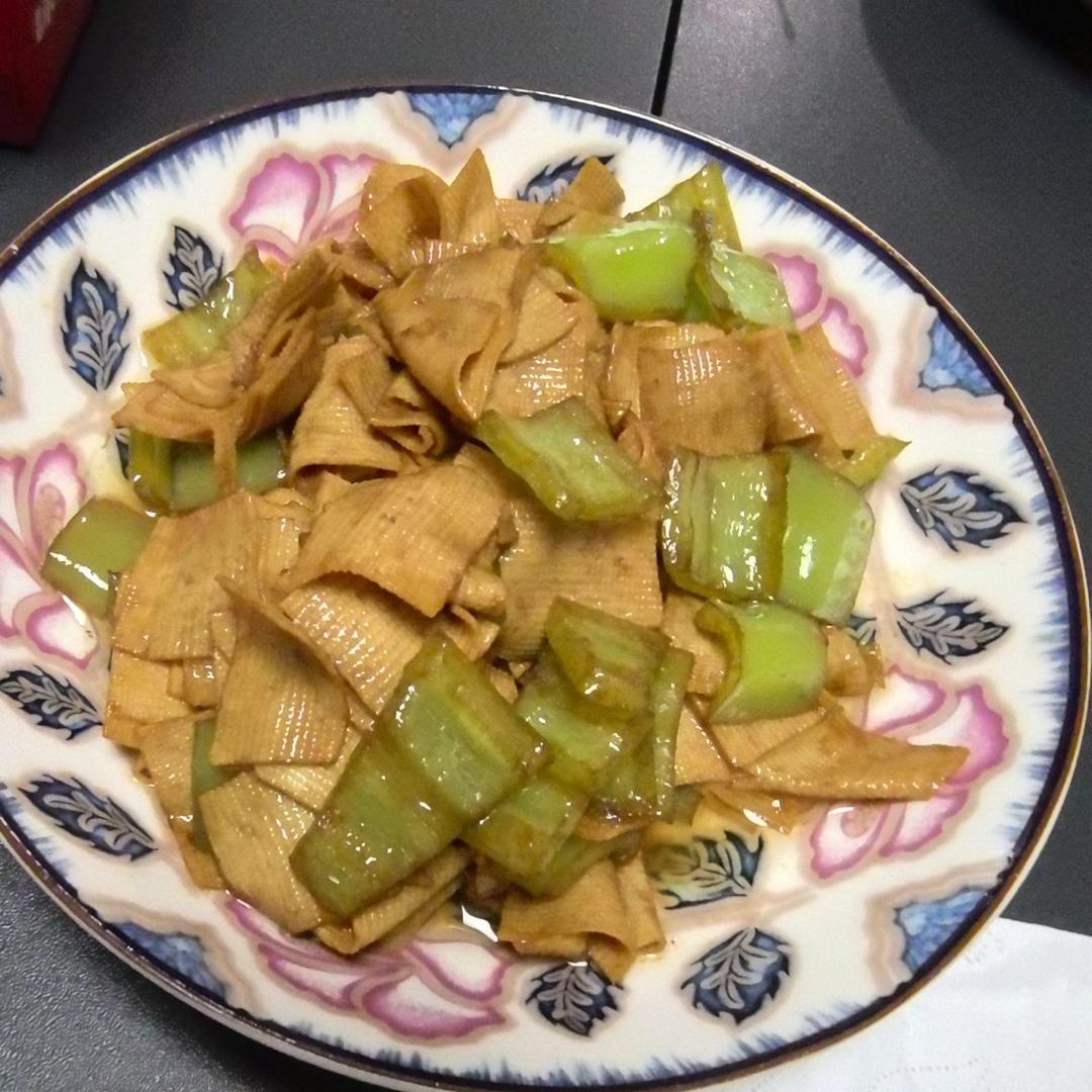 青椒炒豆皮