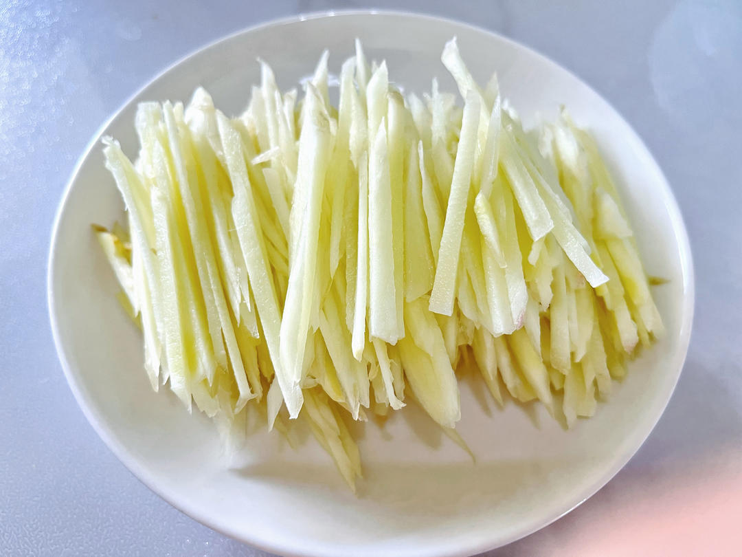 凉拌仔姜丝