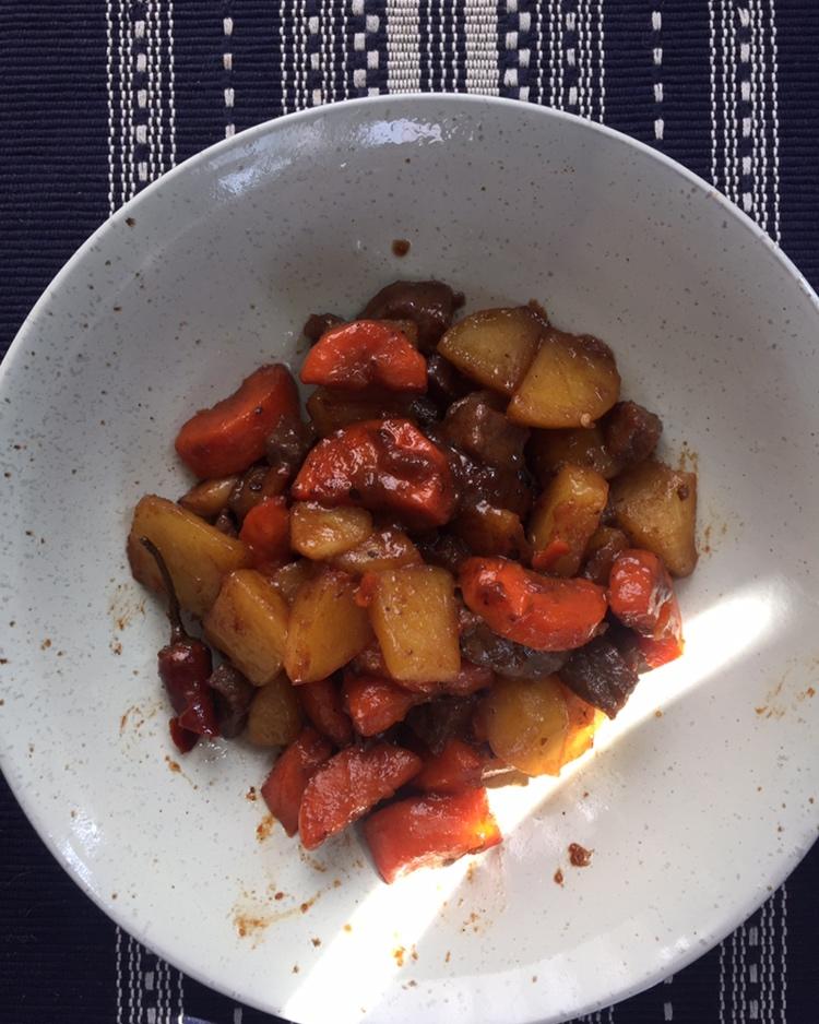 沙沙土豆胡萝卜炖牛肉