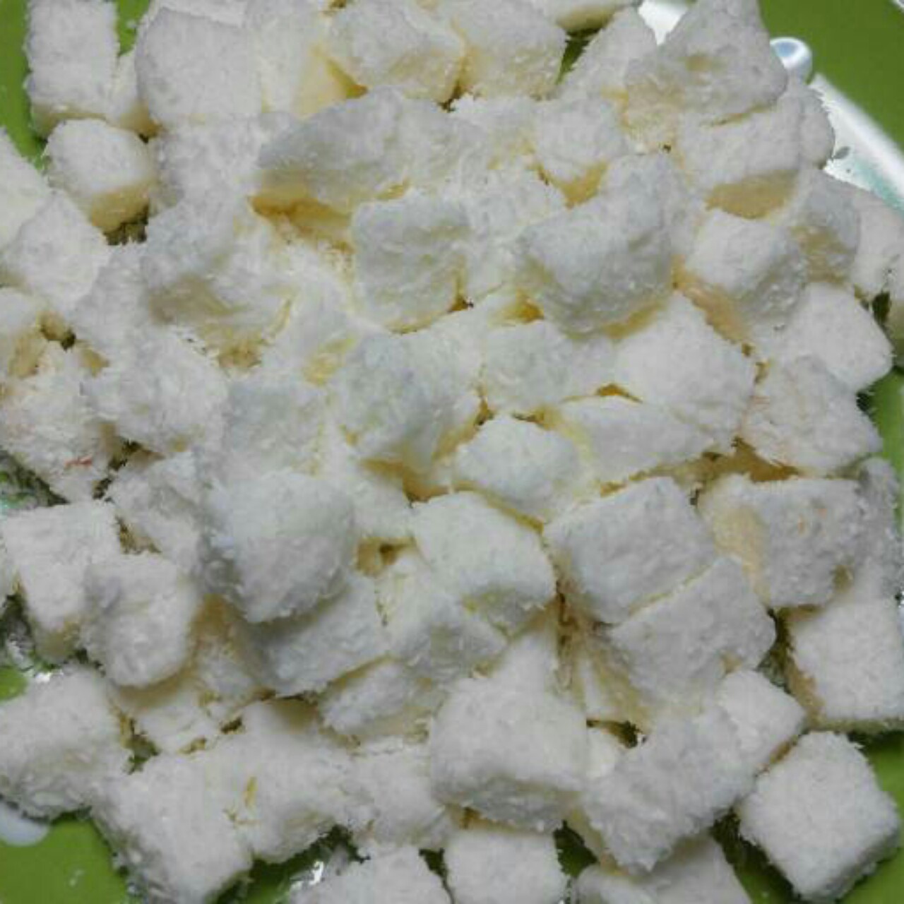 椰丝牛奶小方糕