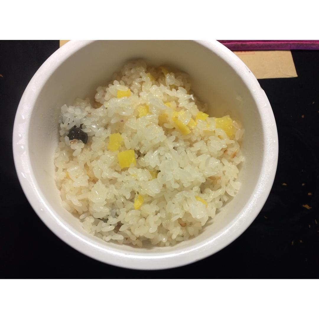糯米菠萝饭