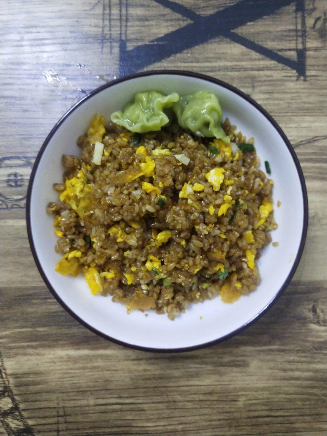 好吃到停不下来的酱油蛋炒饭