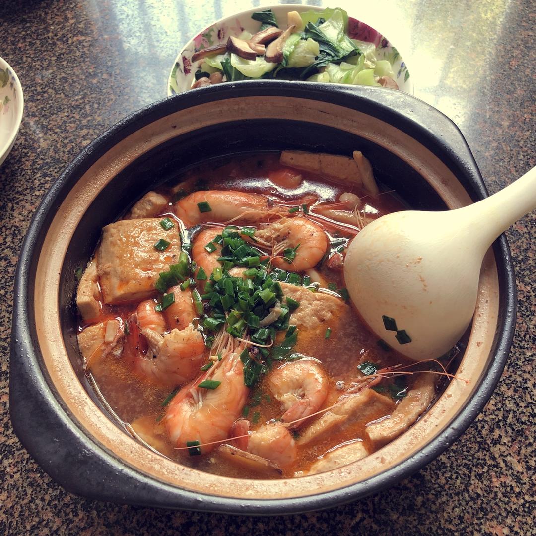 香辣鲜虾豆腐煲（销魂酱汁，娃娃菜 老豆腐垫底）