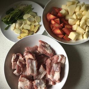 土豆排骨焖饭的做法 步骤1