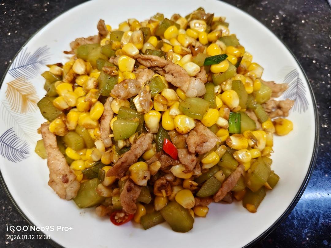 玉米粒炒肉未