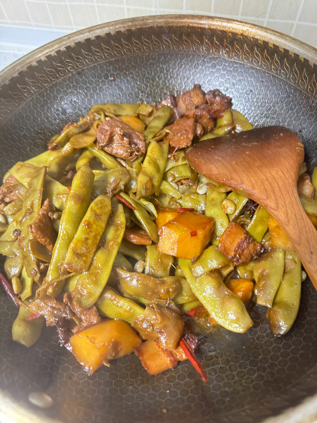 红烧肉炖豆角（绝对下饭）