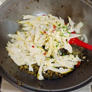 雪菜笋丝炒肉丝❗️可拌饭、搭粥、下面条的做法 步骤7
