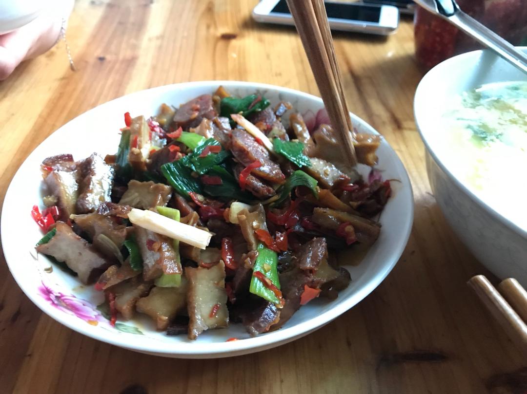 熏肉炒武冈柴火香干