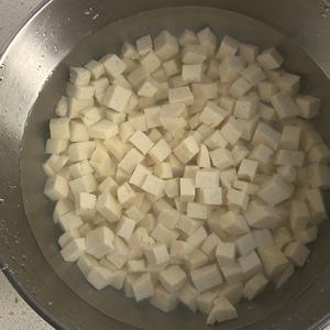 一次发酵的香辣豆腐包子的做法 步骤1