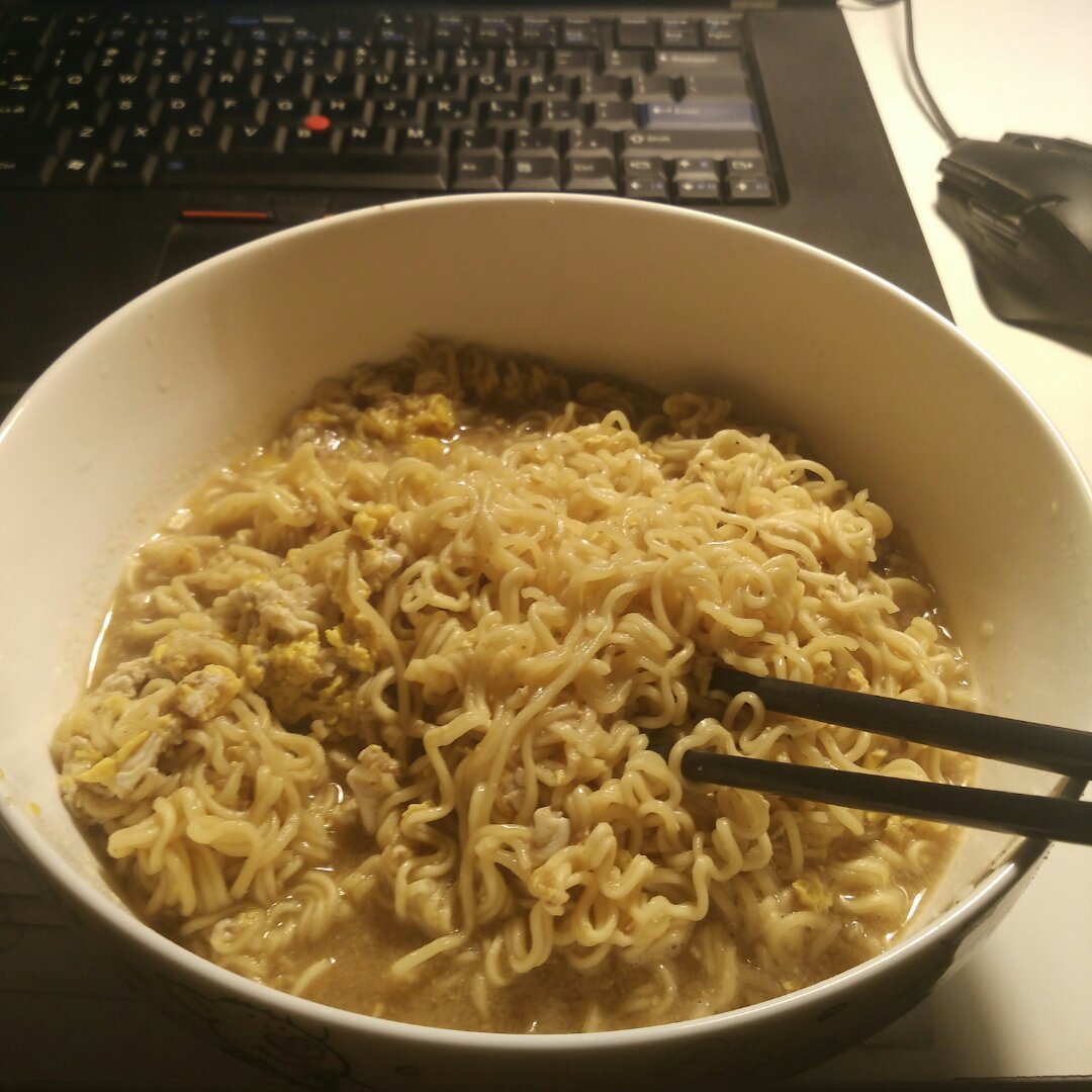 路呆飞做的深夜泡面