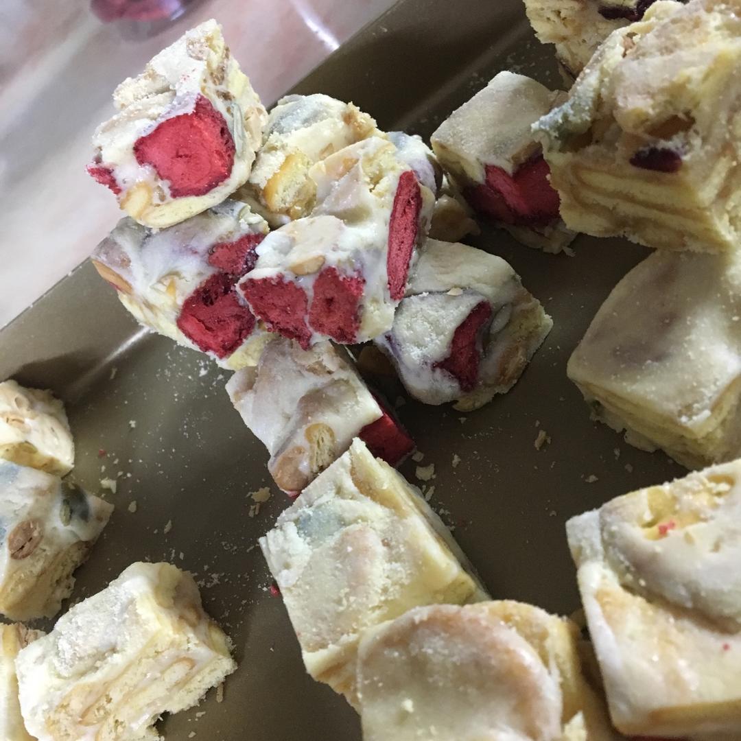 草莓开心果雪花酥