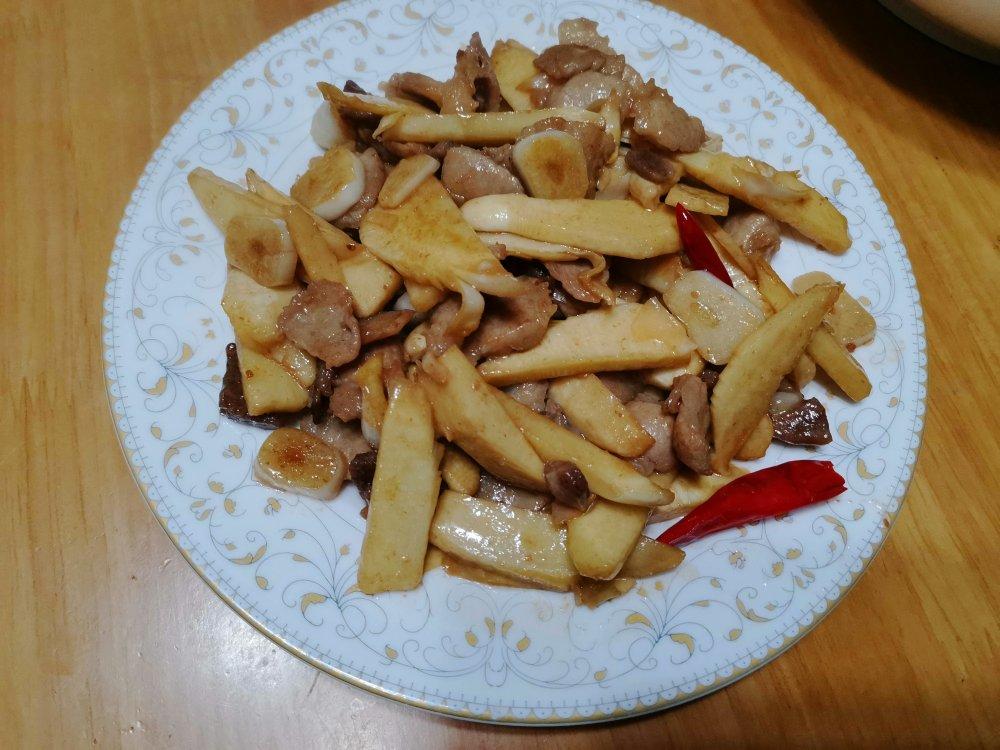 肉香笋鲜的春笋炒五花肉