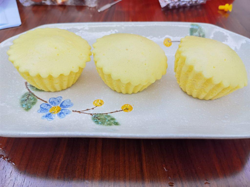不用烤箱也能做蛋糕—蓬松柔软香喷喷的蒸蛋糕