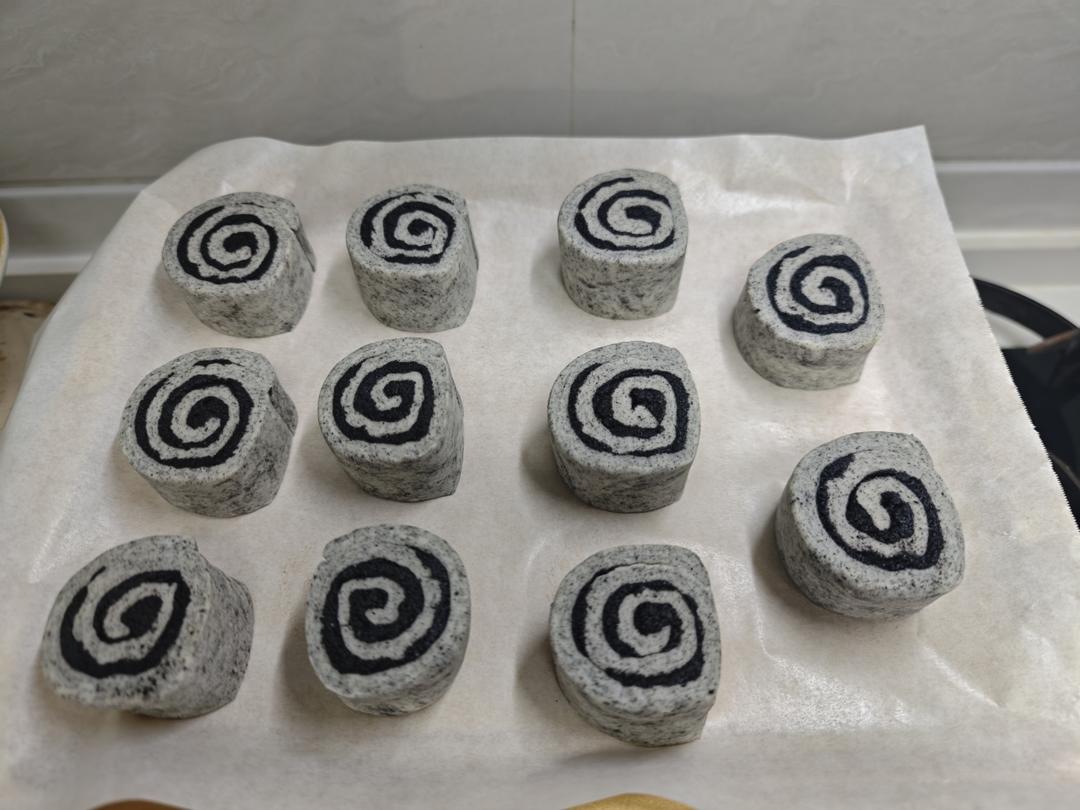 黑芝麻花生卷馒头