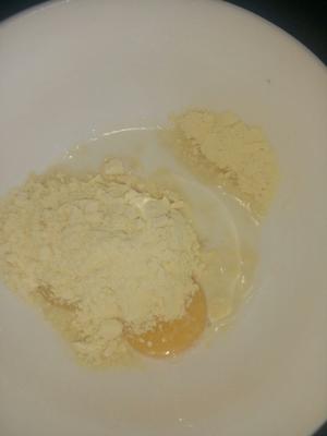 玉米面舒芙蕾厚松饼（🈚泡打粉）的做法 步骤2