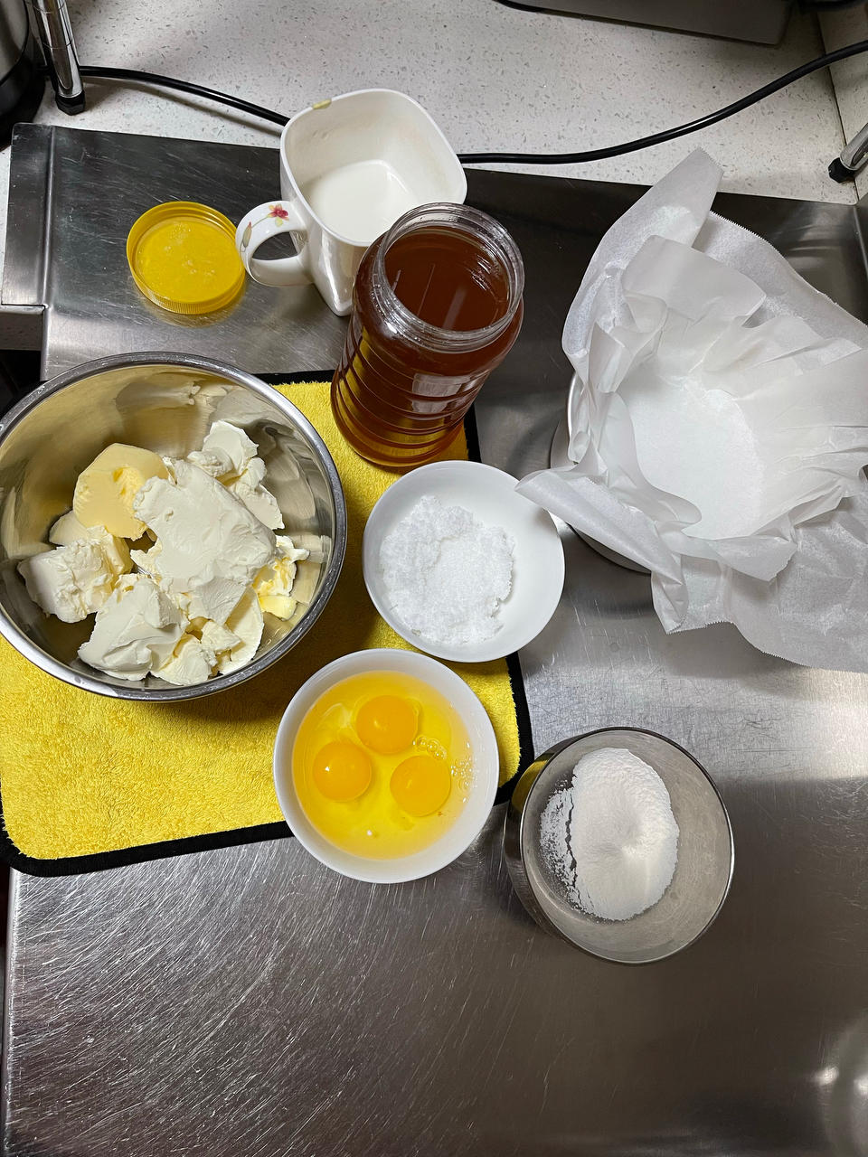 小山进公开食谱-使用大量牛奶，无淡奶油的巴斯克乳酪蛋糕