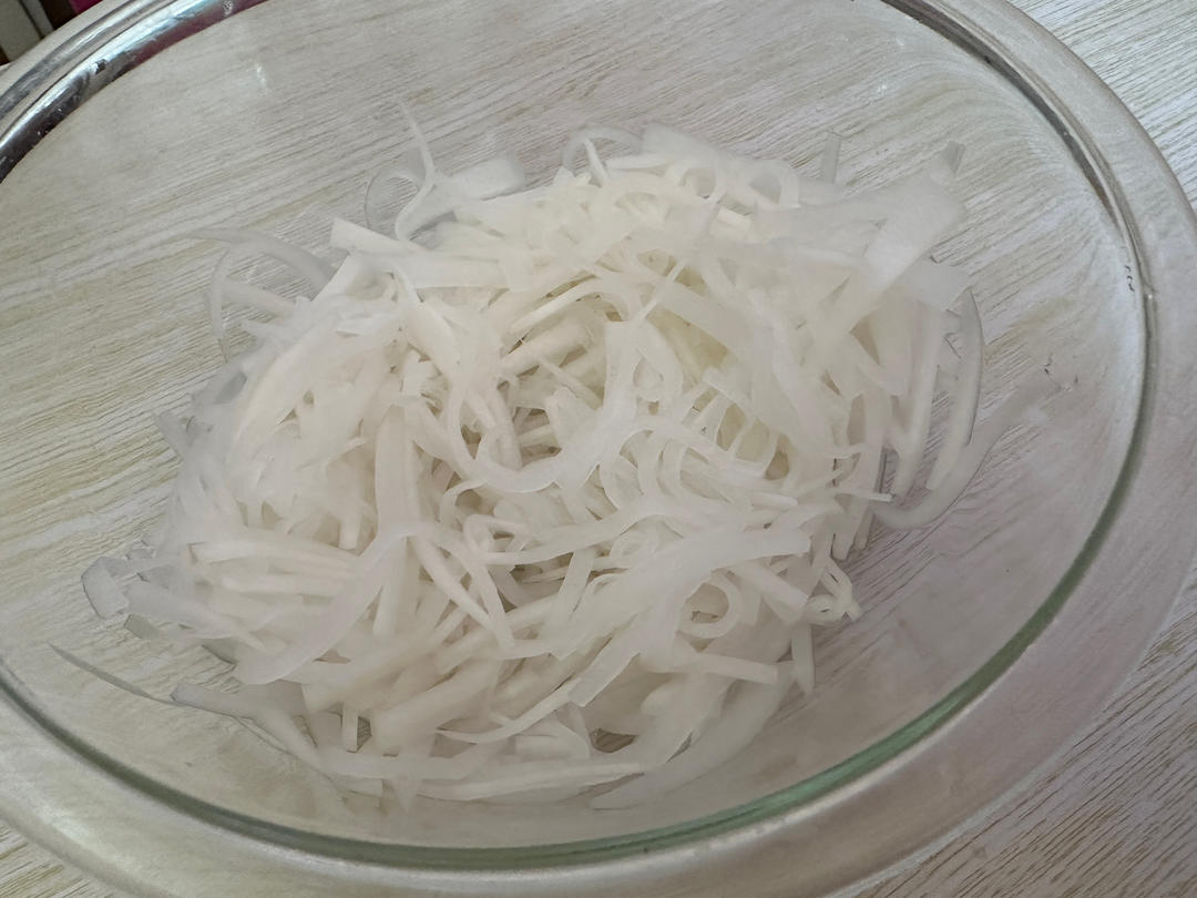 凉拌白萝卜丝
