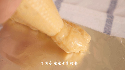宝宝玉米米饭肠的做法 步骤15