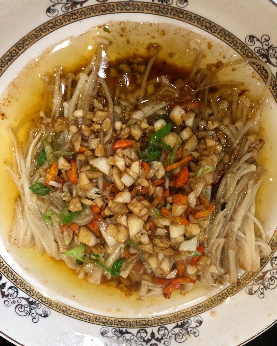 油泼蒜蓉金针菇