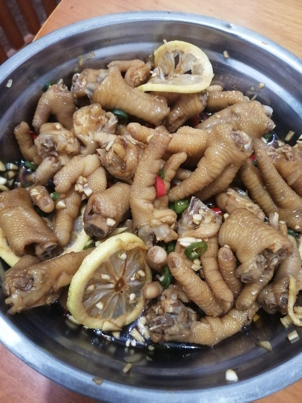 停不下来的秘制凉拌鸡爪