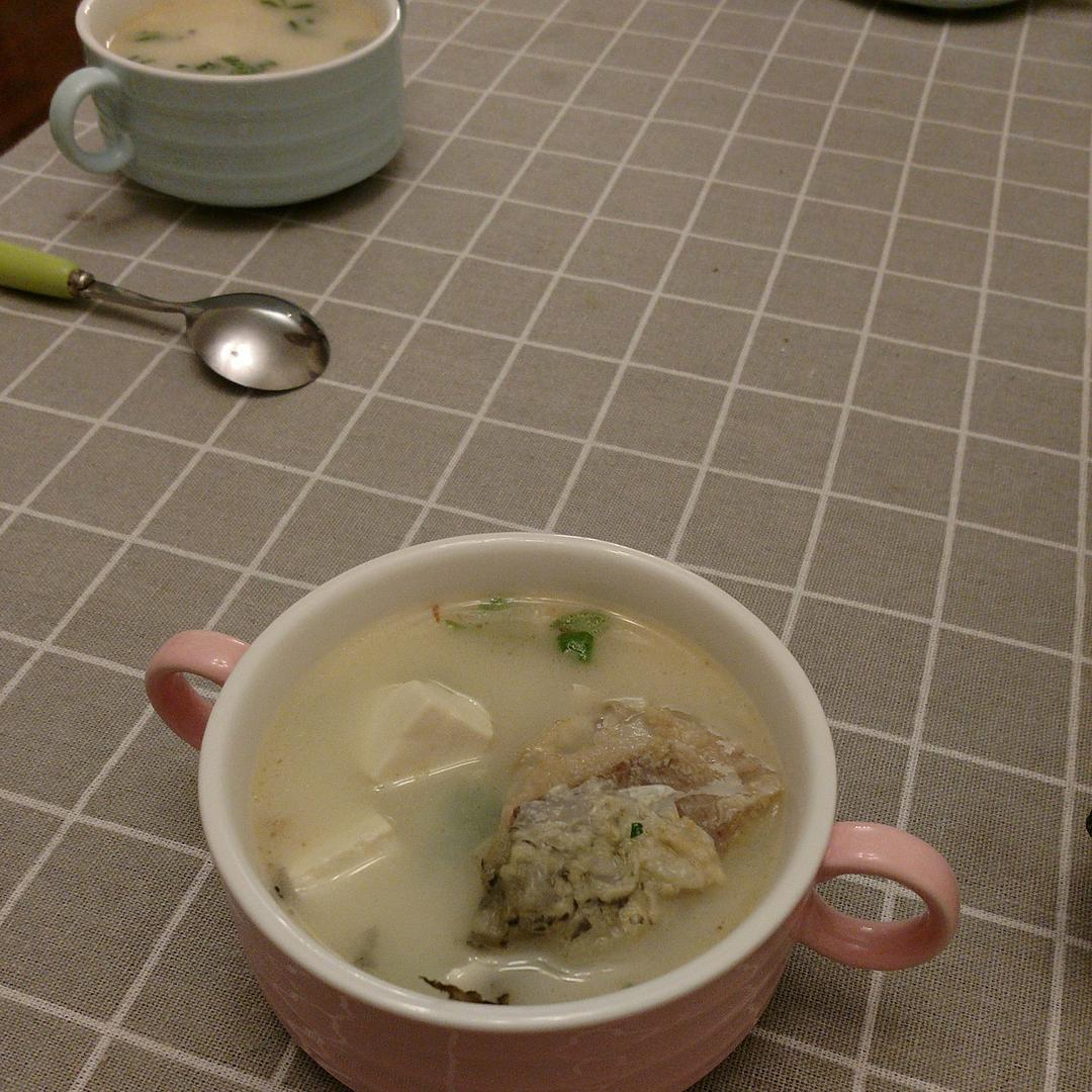 鲫鱼豆腐汤