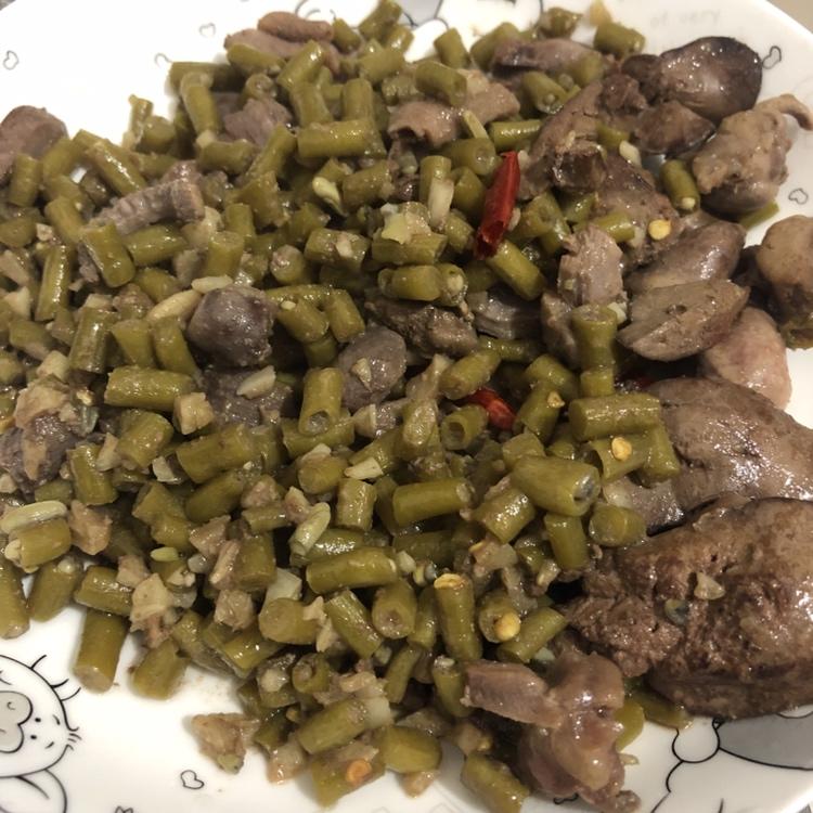 酸豆角炒鸡胗