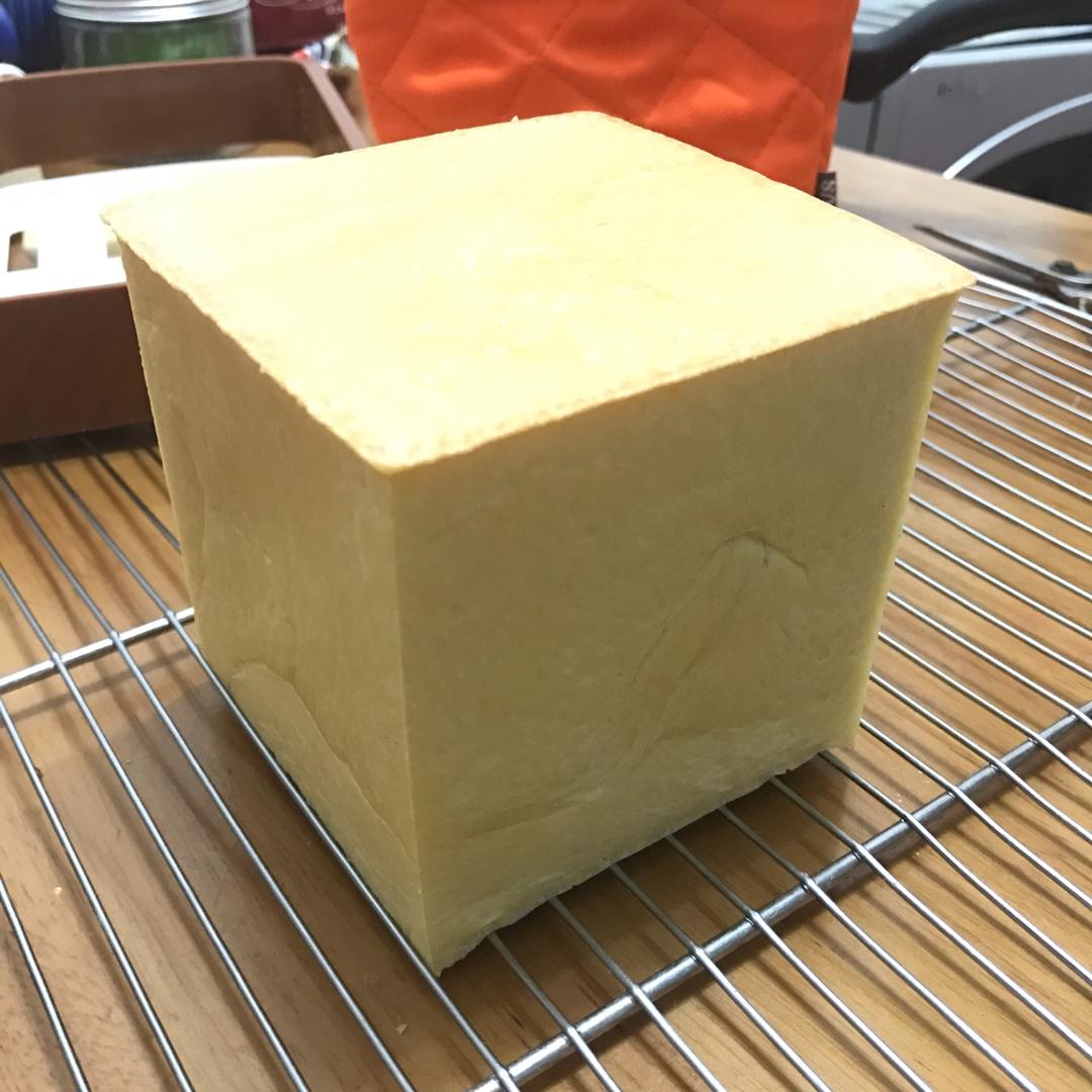 布里欧许小吐司——人见人爱的软香白甜萌妹子