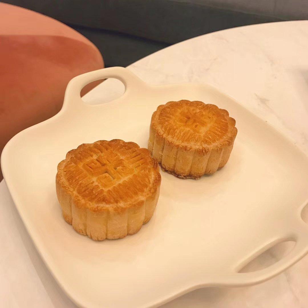 广式月饼—蛋黄莲蓉月饼
