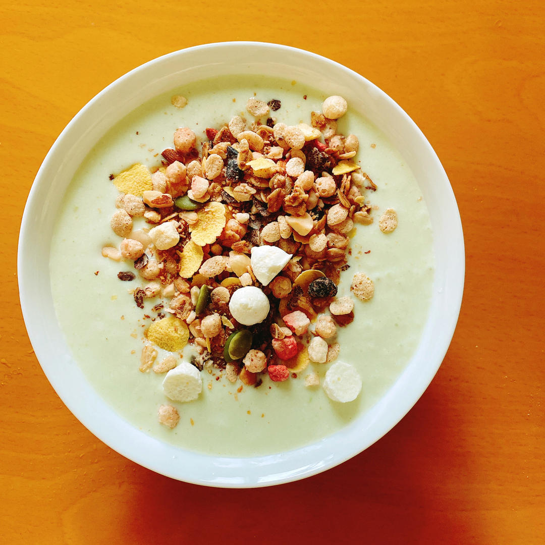 谷物麦片·牛油果奶昔