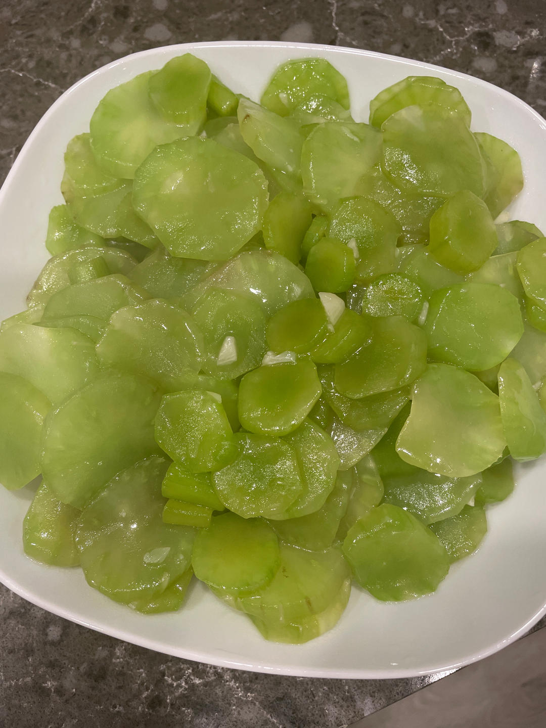 清炒莴笋