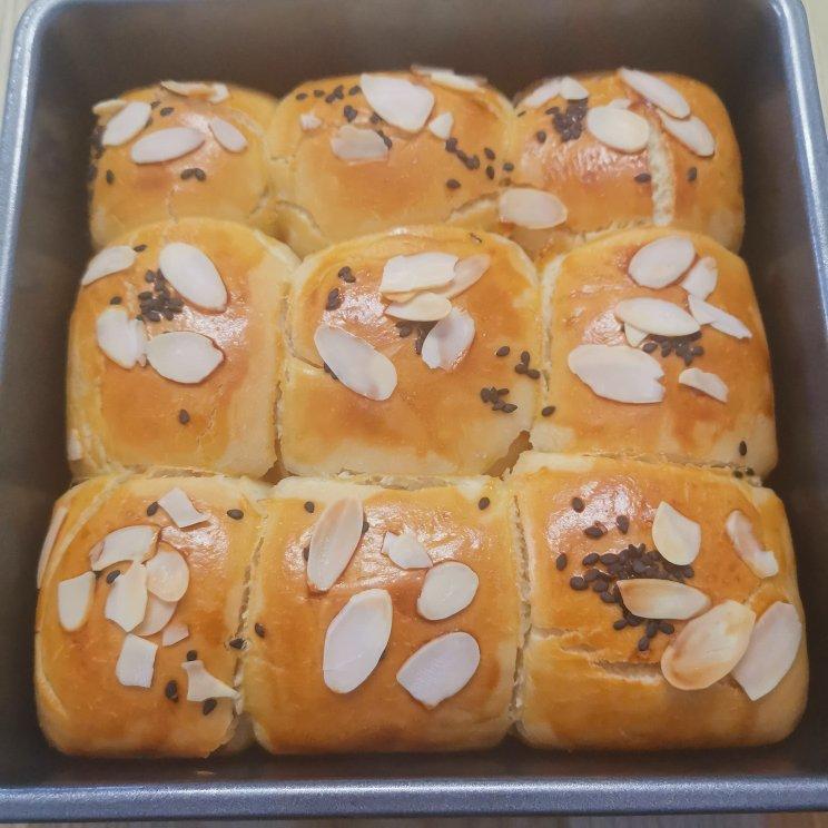 超柔软的杏仁餐包