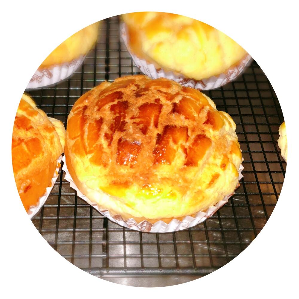 好吃到炸裂的港式菠萝包（附带制作酥皮的小视频）