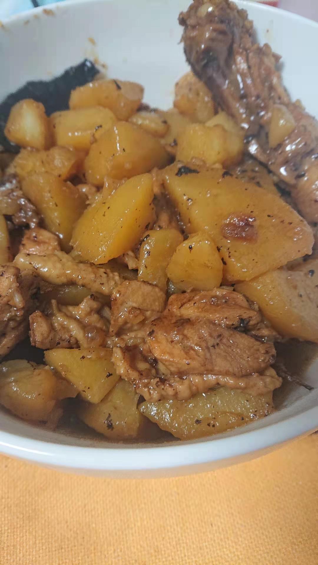 红烧土豆炖鸡腿
