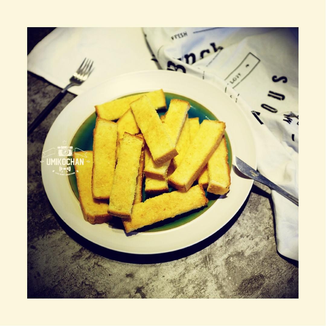 香酥可口的——黄油椰蓉吐司条