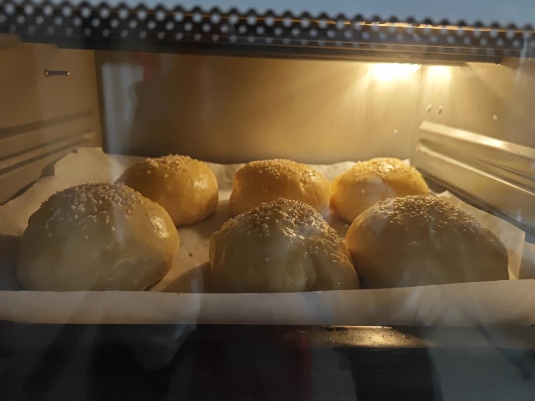 汉堡胚餐包（超百搭手揉面团-详细步骤视频）