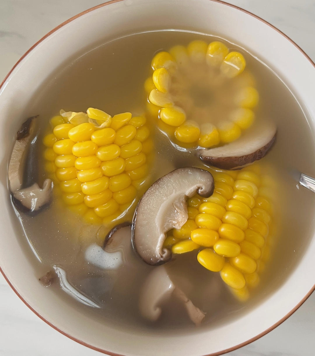 菌菇玉米汤
